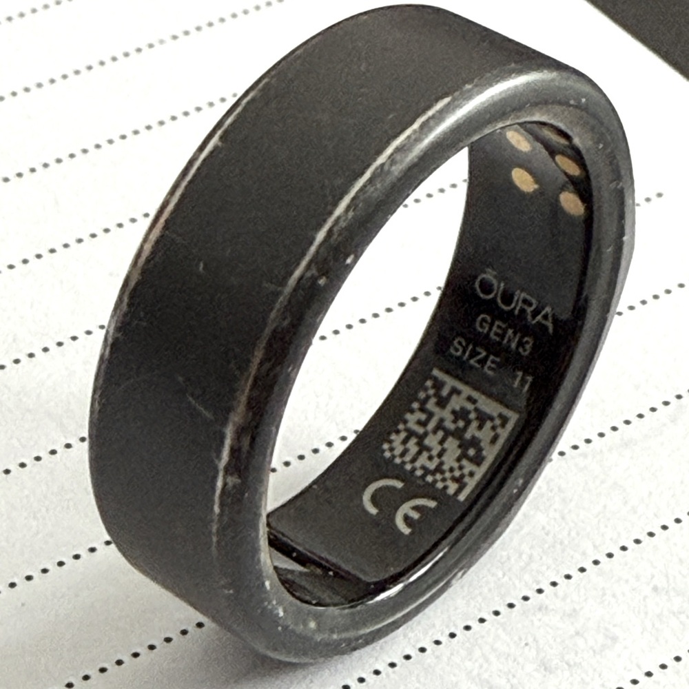 Oura Ring Size 11 & charger